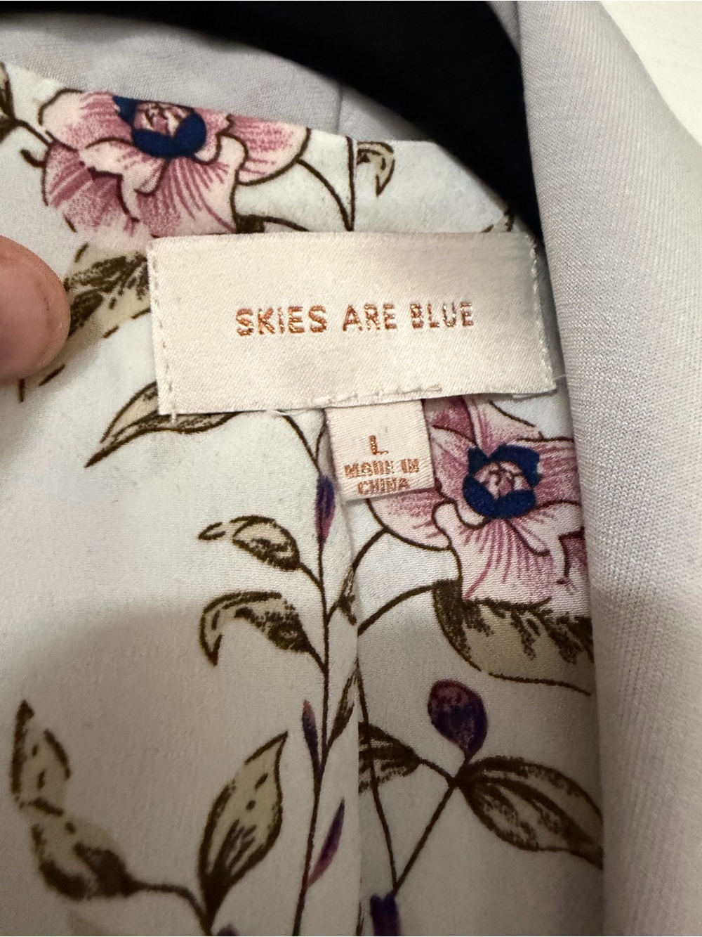 Skies Are Blue Light Gray Shawl Collar Blazer with Floral Lining - Picture 3 of 4